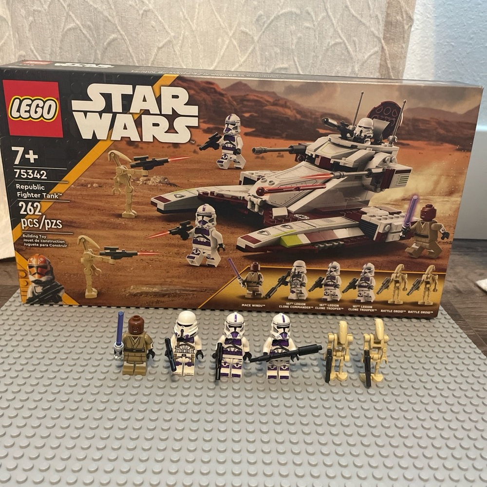 Only used to display comes with everything except 2 pieces. Dm for price etc.